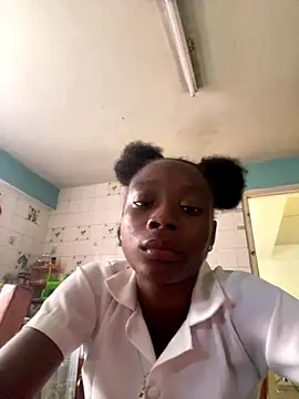 Snapshot of GeileErica chatting on 11.03.25 GeileErica online show from 11.03.25