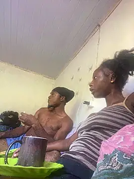 Snapshot of GeileErica chatting on 11.09.25 GeileErica online show from 11.09.25