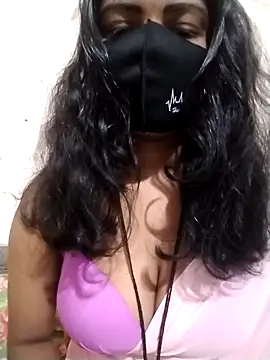 Snapshot of Nodi- chatting on 11.08.25 Nodi- online show from 11.08.25