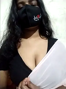 Snapshot of Nodi- chatting on 11.21.25 Nodi- online show from 11.21.25