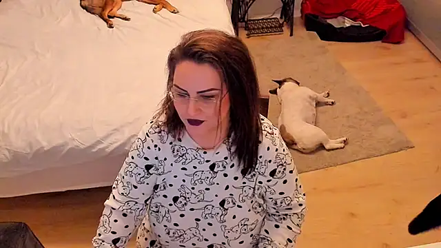 Snapshot of Squirt_Kimm chatting on 11.14.25 Squirt Kimm online show from 11.14.25