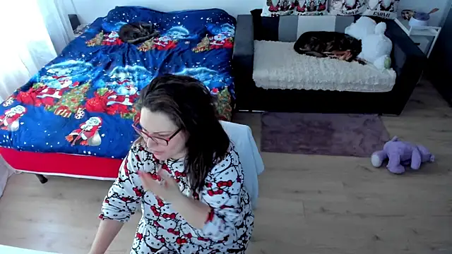 Snapshot of Squirt_Kimm chatting on 12.05.25 Squirt Kimm online show from 12.05.25