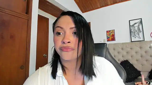 Snapshot of VeronicaBrun chatting on 09.16.25 VeronicaBrun online show from 09.16.25