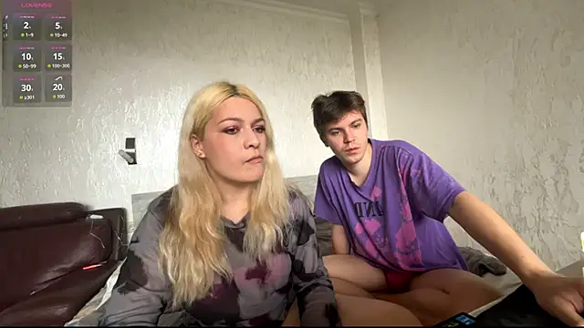 Snapshot of Hikki_ chatting on 11.10.25 Hikki online show from 11.10.25