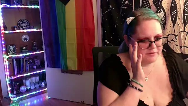 Snapshot of Kinky_Witch chatting on 11.11.25 Kinky Witch online show from 11.11.25