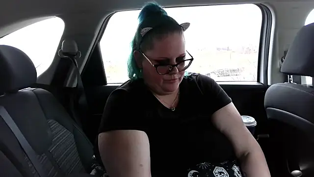 Snapshot of Kinky_Witch chatting on 11.25.25 Kinky Witch online show from 11.25.25