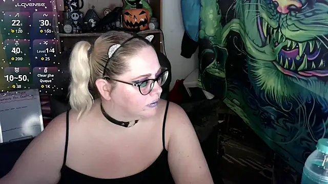 Snapshot of Kinky_Witch chatting on 07.14.26 Kinky Witch online show from 07.14.26