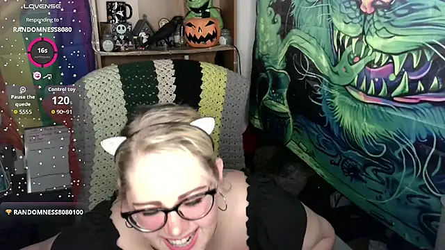 Snapshot of Kinky_Witch chatting on 07.23.26 Kinky Witch online show from 07.23.26