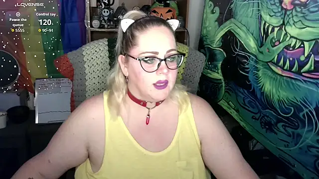 Snapshot of Kinky_Witch chatting on 07.24.26 Kinky Witch online show from 07.24.26