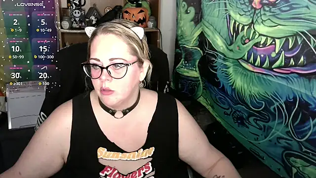 Snapshot of Kinky_Witch chatting on 07.27.26 Kinky Witch online show from 07.27.26