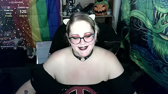 Snapshot of Kinky_Witch chatting on 07.29.26 Kinky Witch online show from 07.29.26