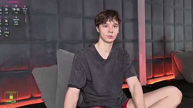 Snapshot of AnthonyHall chatting on 11.07.25 AnthonyHall online show from 11.07.25