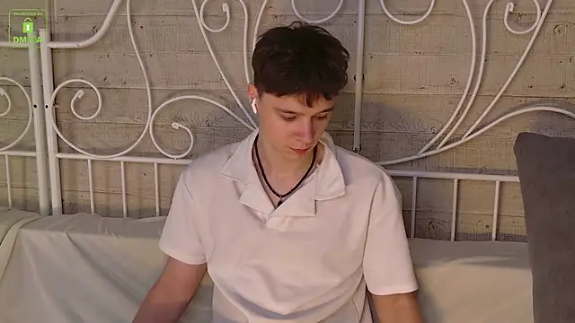 Snapshot of AnthonyHall chatting on 11.30.25 AnthonyHall online show from 11.30.25