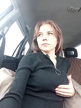 Snapshot of YOURLIKAA chatting on 12.18.25 YOURLIKAA online show from 12.18.25