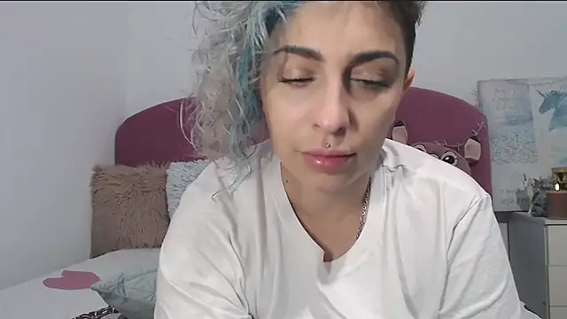 Snapshot of AAARUNY chatting on 10.12.25 AAARUNY online show from 10.12.25