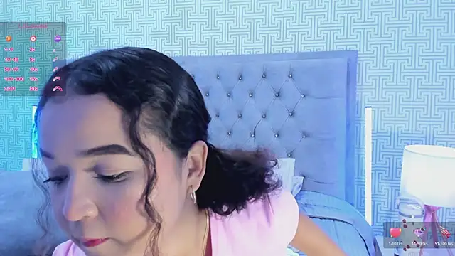 Evaa Lunna  online show from 11.13.25