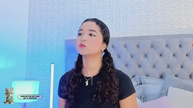 Evaa Lunna  online show from 01.12.26