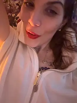 Snapshot of refem9 chatting on 10.30.25 refem9 online show from 10.30.25