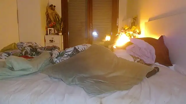 Snapshot of refem9 chatting on 11.15.25 refem9 online show from 11.15.25