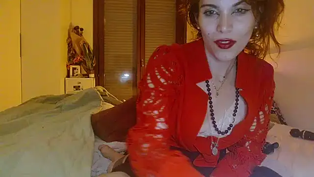 Snapshot of refem9 chatting on 11.18.25 refem9 online show from 11.18.25