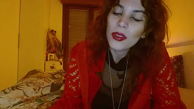 Snapshot of refem9 chatting on 11.27.25 refem9 online show from 11.27.25