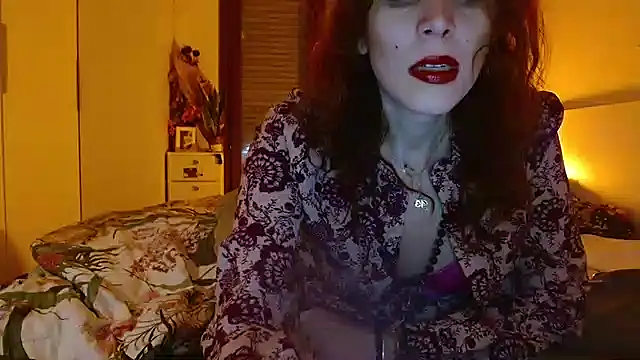 Snapshot of refem9 chatting on 11.28.25 refem9 online show from 11.28.25