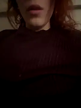 Snapshot of refem9 chatting on 12.18.25 refem9 online show from 12.18.25