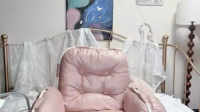 Snapshot of kiraa-0051 chatting on 09.18.25 kiraa-0051 online show from 09.18.25