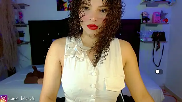 Luna blackk online show from 10.12.25