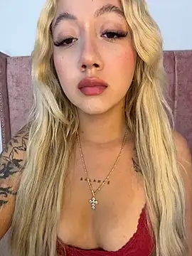 Snapshot of Becca_Johnson_u chatting on 12.22.25 Becca Johnson u online show from 12.22.25