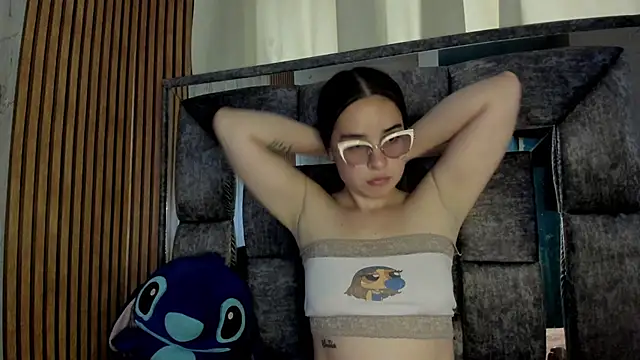 Snapshot of Cherry__Hot chatting on 09.19.25 Cherry Hot online show from 09.19.25