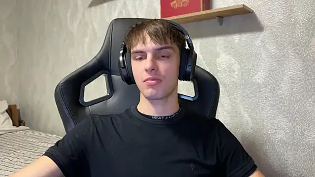 Snapshot of elliot_scott chatting on 09.27.25 elliot scott online show from 09.27.25