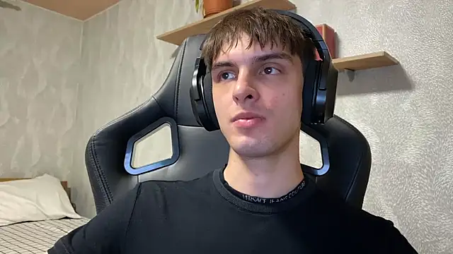 Snapshot of elliot_scott chatting on 09.29.25 elliot scott online show from 09.29.25