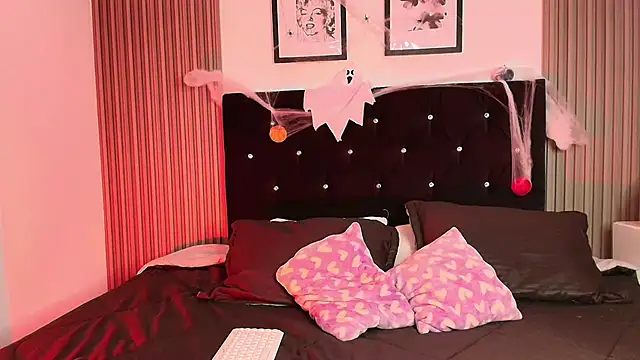 Snapshot of ashlycarteer chatting on 10.27.25 ashlycarteer online show from 10.27.25