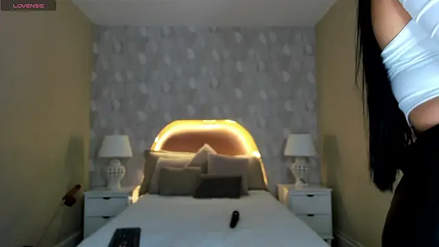 isabella milf  online show from 03.01.26