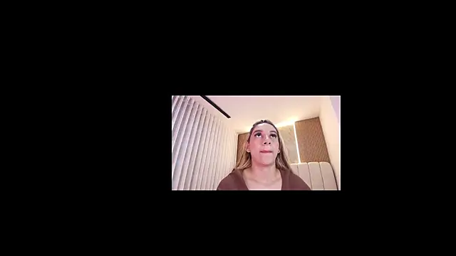 Snapshot of celeste_moonx chatting on 12.18.25 celeste moonx online show from 12.18.25