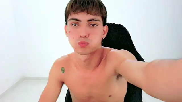 Thommy cute online show from 08.04.26