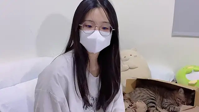 LHeart online show from 10.18.25