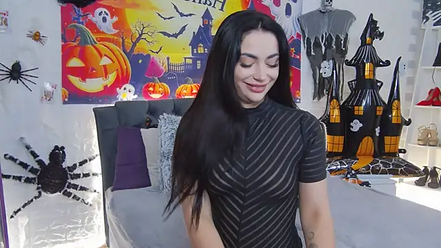 Snapshot of Agnessa chatting on 10.30.25 Agnessa online show from 10.30.25