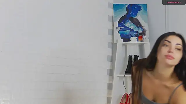 Snapshot of Agnessa chatting on 11.24.25 Agnessa online show from 11.24.25