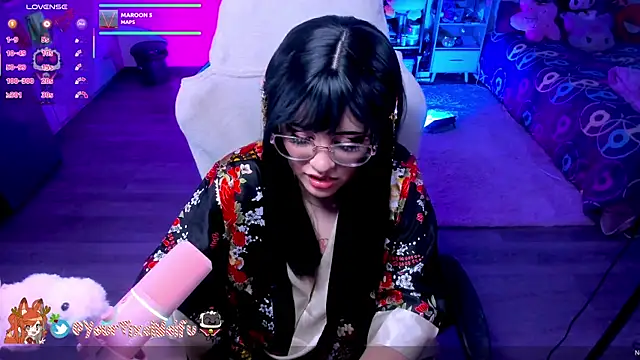 Snapshot of AlyssaRomanova chatting on 11.15.25 AlyssaRomanova online show from 11.15.25