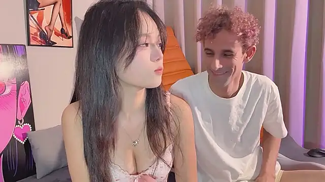 Snapshot of 19cmfuck18girl chatting on 12.21.25 19cmfuck18girl online show from 12.21.25