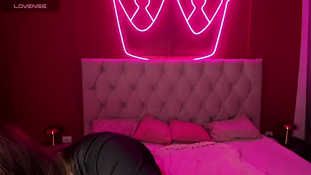 StacyWells online show from 10.12.25