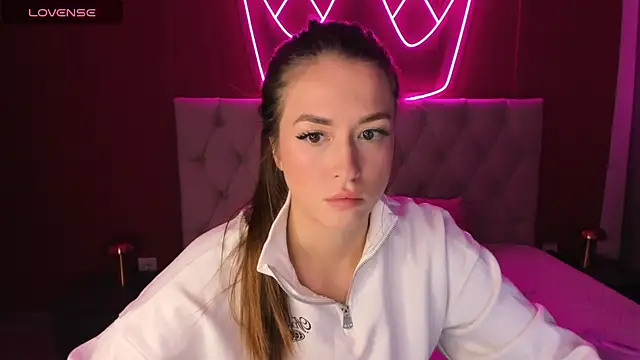 StacyWells online show from 10.15.25