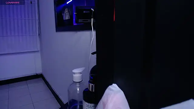 Stephany Rodriguez online show from 10.22.25