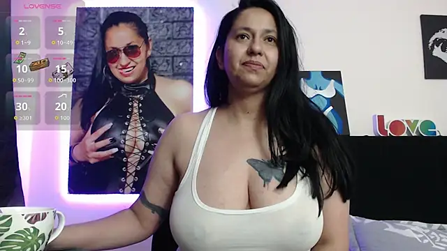 Snapshot of holydeath_1 chatting on 11.20.25 holydeath 1 online show from 11.20.25