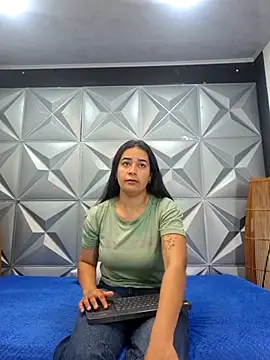 Snapshot of GreciaFox1 chatting on 11.14.25 GreciaFox1 online show from 11.14.25