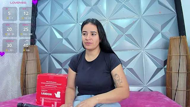 Snapshot of GreciaFox1 chatting on 11.19.25 GreciaFox1 online show from 11.19.25