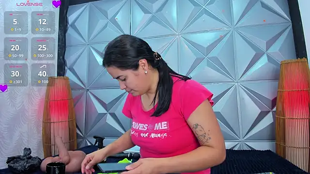 Snapshot of GreciaFox1 chatting on 11.21.25 GreciaFox1 online show from 11.21.25