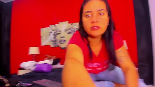 Snapshot of GreciaFox1 chatting on 11.29.25 GreciaFox1 online show from 11.29.25